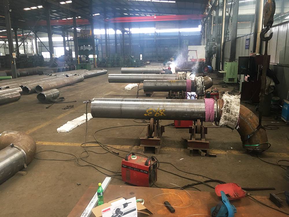 合（hé）成管道製造場景